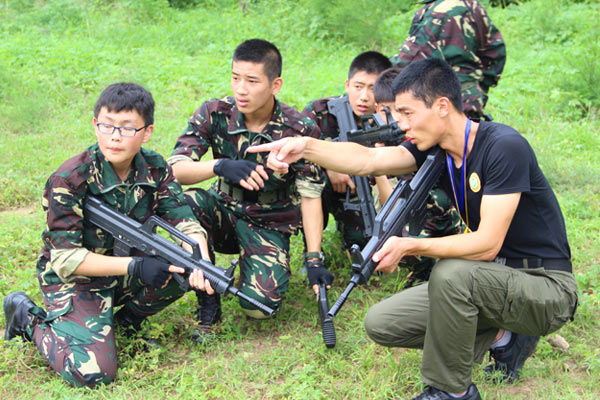 夏令營軍事訓練