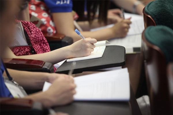 大學夏令營7天一般收費多少