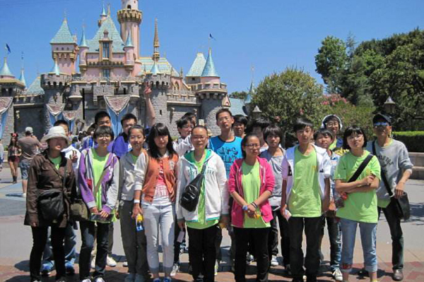 上海迪士尼夏令營大概多少錢
