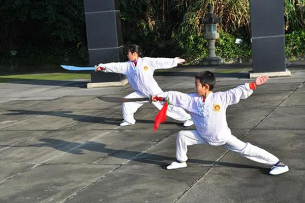 夏令營一個月多少錢