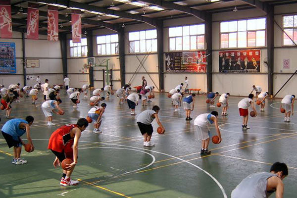 青島籃球夏令營多少錢